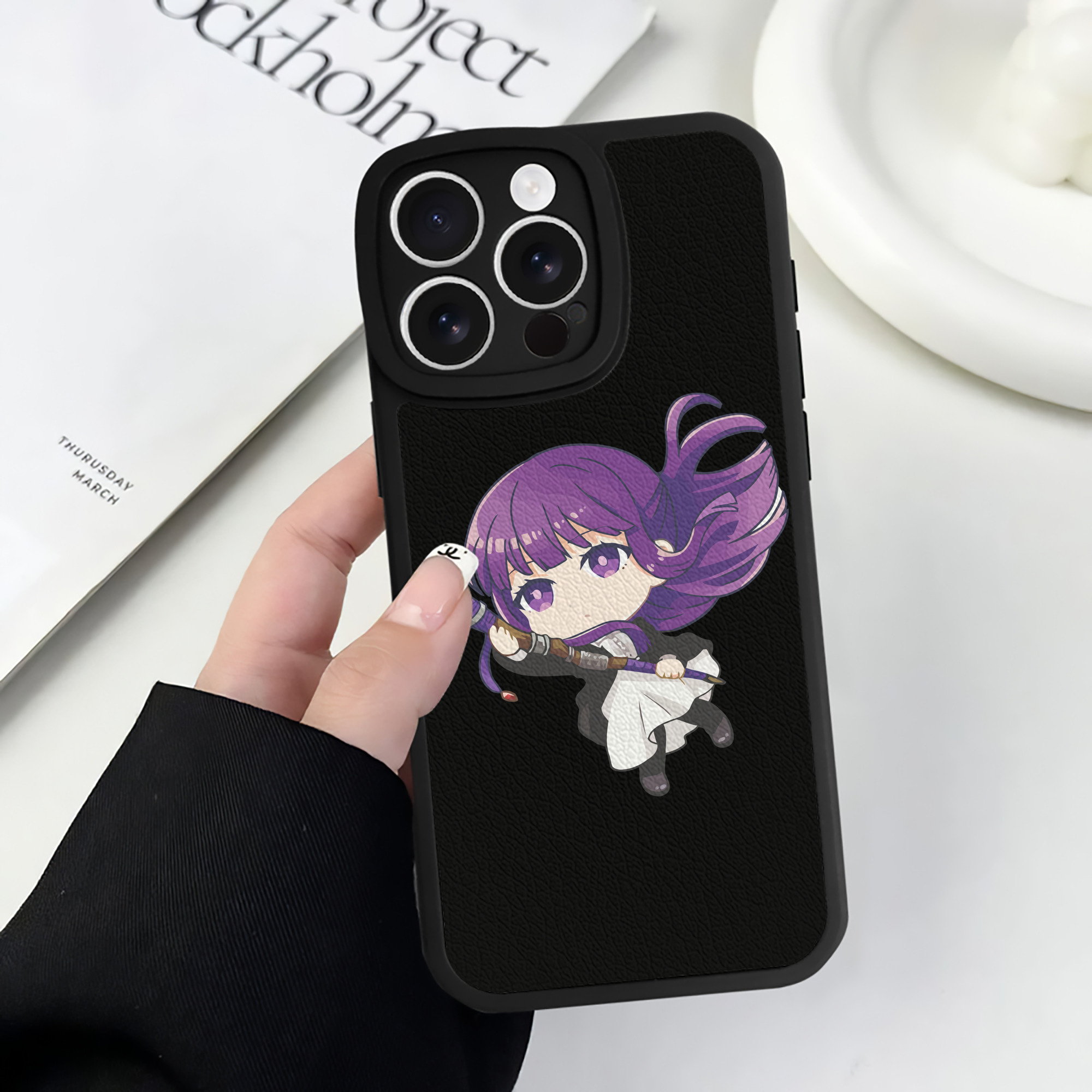 （画像用） 葬送のフリーレン Frieren 【iPhone 16シリーズ対応】シリコンスマホケース（レザー調） 材質：シリコン